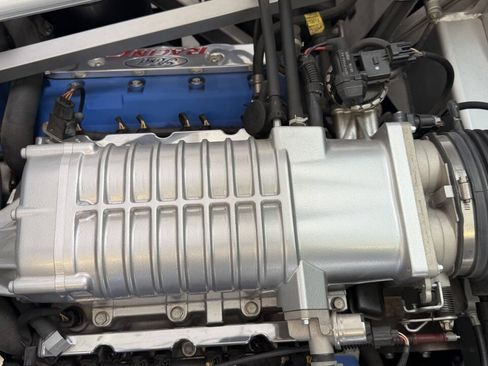 Used 2006 Ford GT RWD image 57
