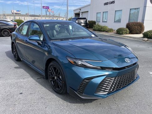 New 2026 Toyota Camry SE image 7