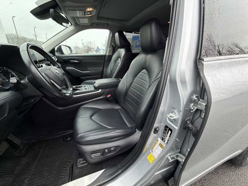 Used 2022 Toyota Highlander XLE image 21
