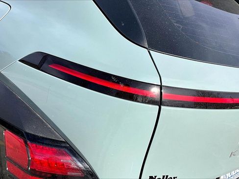 Used 2025 Hyundai Kona SE image 30