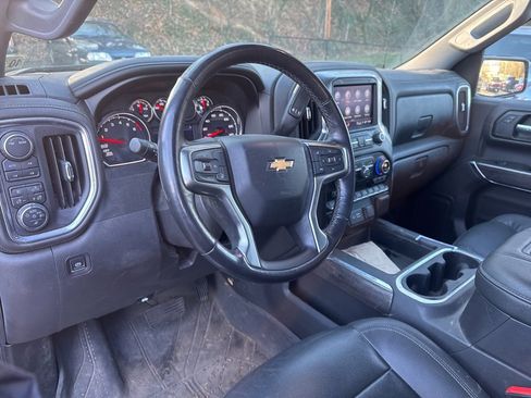 Used 2021 Chevrolet Silverado 1500 LTZ w/ Z71 Off-Road Package image 9