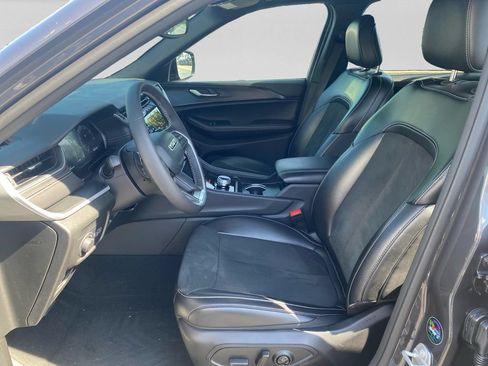 Used 2025 Jeep Grand Cherokee L Altitude AWD/4WD image 21
