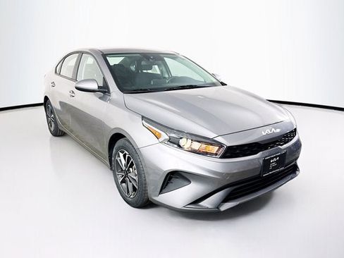 Certified 2023 Kia Forte LXS FWD image 3