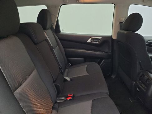 Used 2020 Nissan Pathfinder S FWD image 19