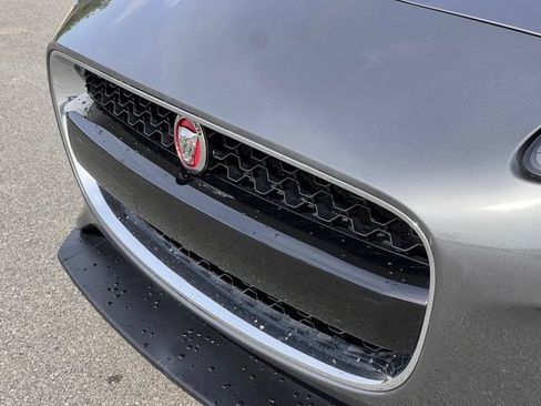 Used 2019 Jaguar F-TYPE Convertible RWD image 10