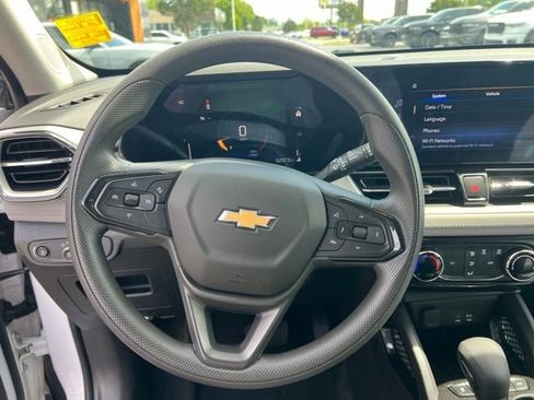 Used 2024 Chevrolet TrailBlazer LT AWD/4WD image 10