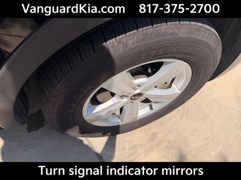 Certified 2023 Kia Sorento LX FWD image 11