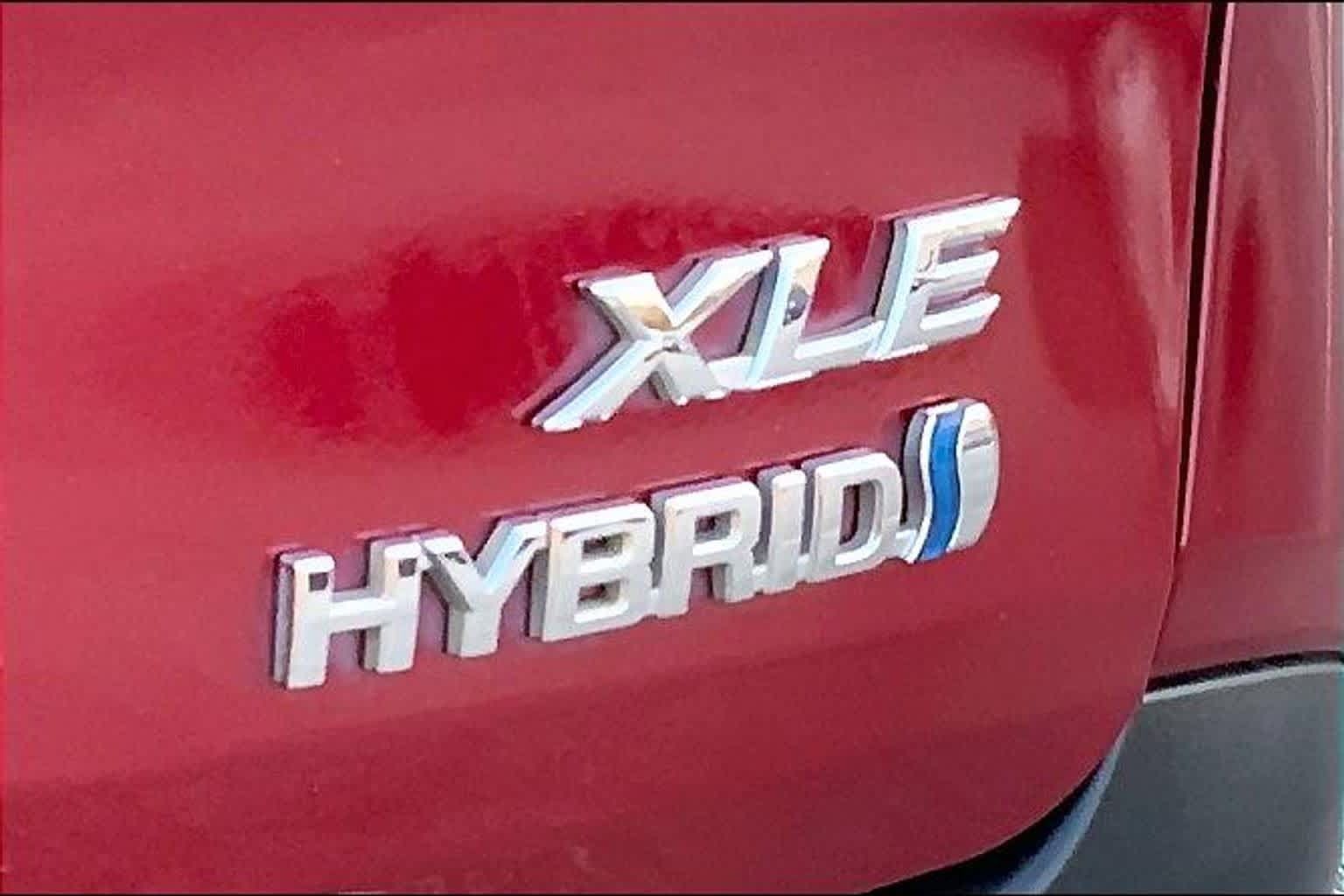 Used 2024 Toyota Sienna XLE FWD image 9