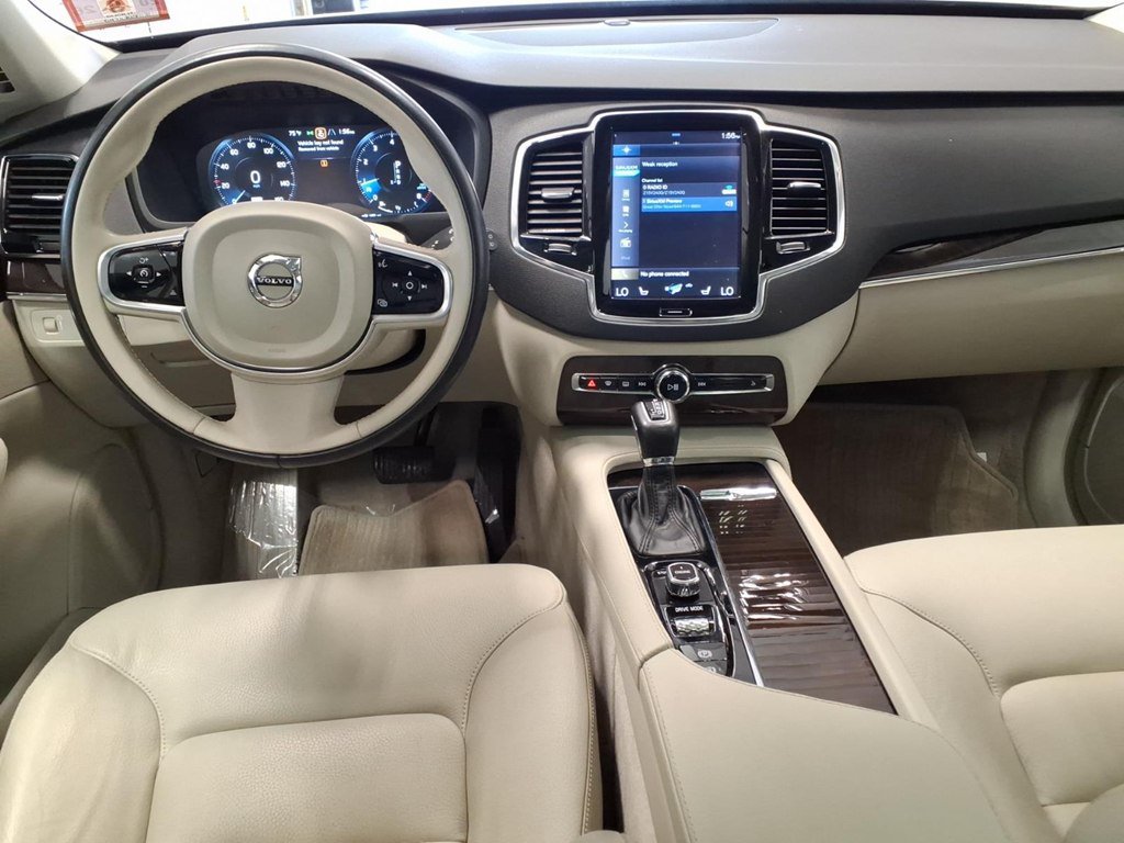 Used 2016 Volvo XC90 T6 Momentum AWD/4WD image 9