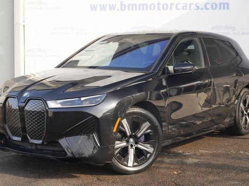 Used 2023 BMW iX xDrive50 w/ Ultimate Package 2 image 2