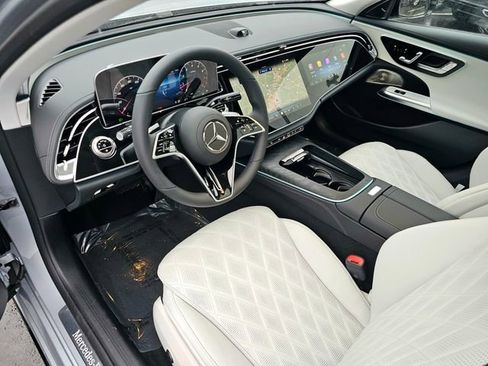 New 2026 Mercedes-Benz E 350 4MATIC Sedan image 14