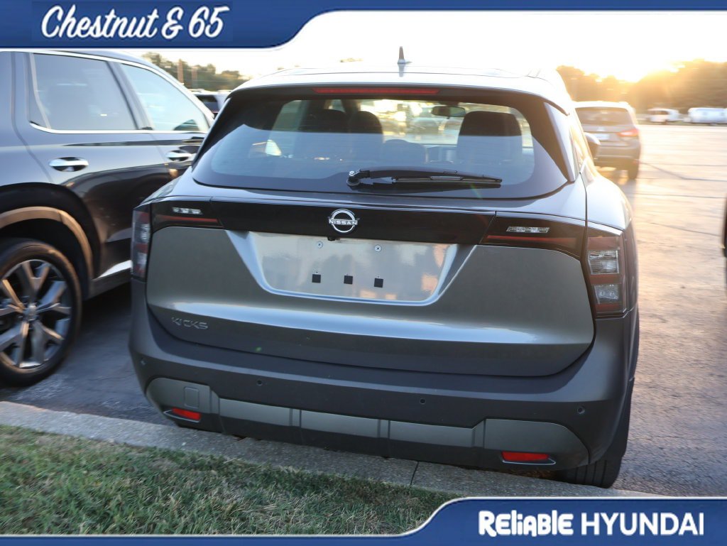 Used 2025 Nissan Kicks S FWD image 19