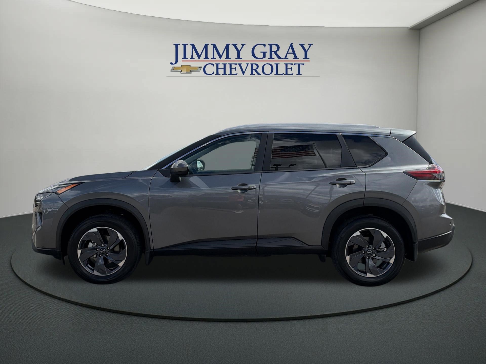 Used 2024 Nissan Rogue SV w/ SV Premium Package FWD image 2