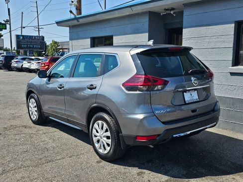 Used 2018 Nissan Rogue S image 4
