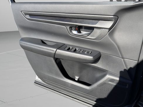 Used 2025 Honda CR-V LX image 27