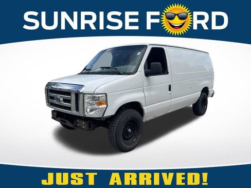 Used 2008 Ford E-250 and Econoline 250 RWD image 1
