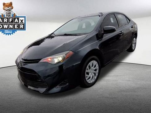 Used 2018 Toyota Corolla LE image 4