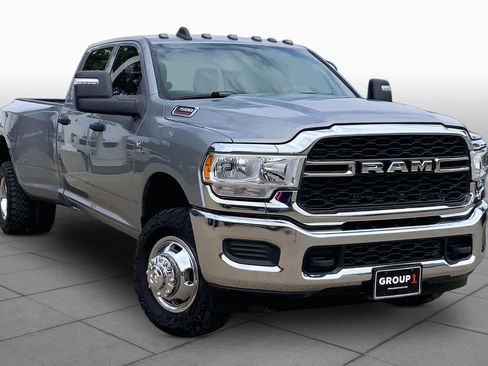 Used 2023 RAM 3500 Tradesman w/ Chrome Appearance Group AWD/4WD image 3