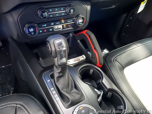 New 2026 Ford Bronco Outer Banks w/ Sasquatch Package AWD/4WD image 17