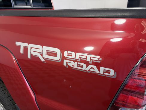 Used 2014 Toyota Tacoma 4x4 Double Cab w/ TRD Off-Road Package image 18