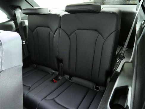 Used 2025 Audi Q7 3.0T Premium Plus image 16