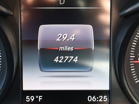 Used 2018 Mercedes-Benz C 300 4MATIC Sedan image 33