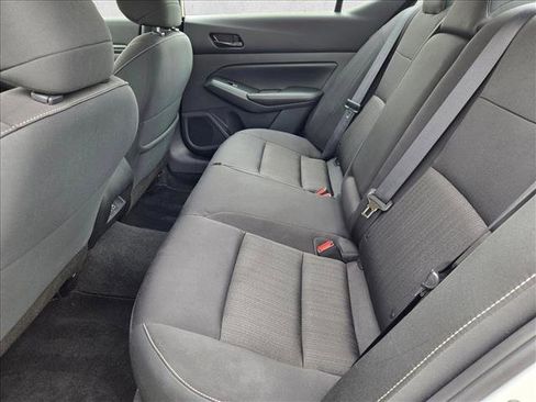 Used 2025 Nissan Altima 2.5 SV FWD image 17