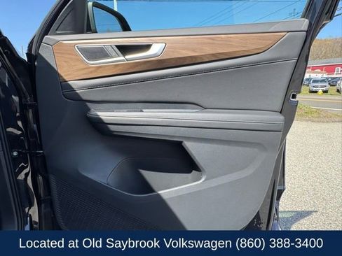 Used 2025 Volkswagen Atlas SE AWD/4WD image 32