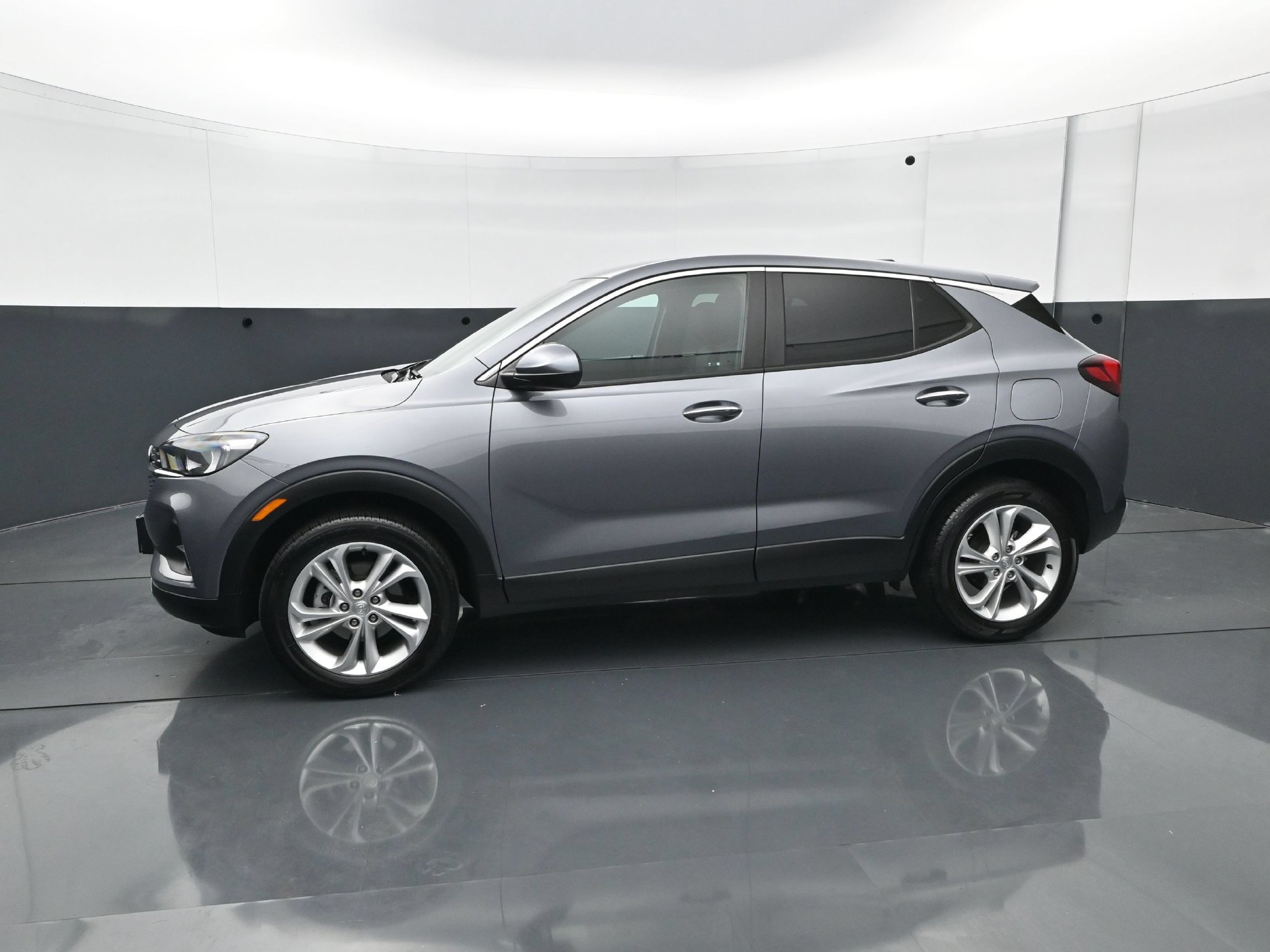 Used 2021 Buick Encore GX Preferred w/ Cold Weather Comfort Package AWD/4WD image 3