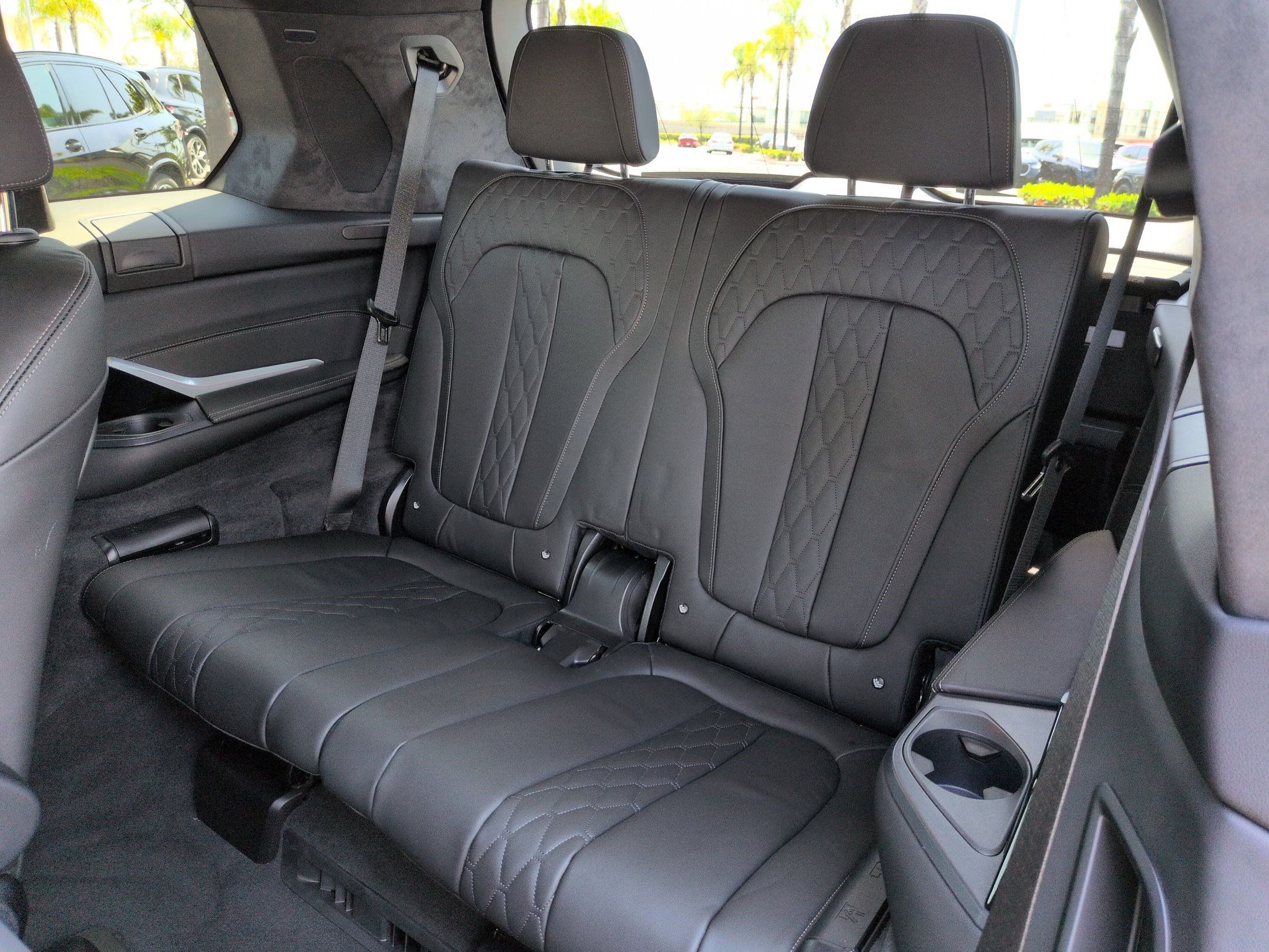 Used 2025 BMW ALPINA XB7 AWD/4WD image 32