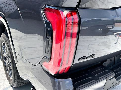 Used 2024 Toyota Tundra Platinum AWD/4WD image 23