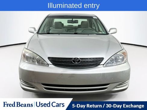 Used 2002 Toyota Camry SE FWD image 2