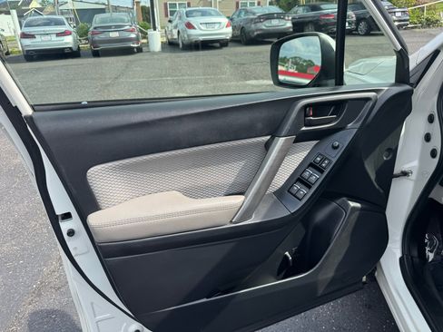 Used 2018 Subaru Forester 2.5i Premium w/ All-Weather Package image 9