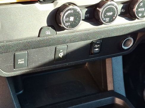 Used 2016 Toyota Tacoma TRD Sport w/ Towing Package image 26