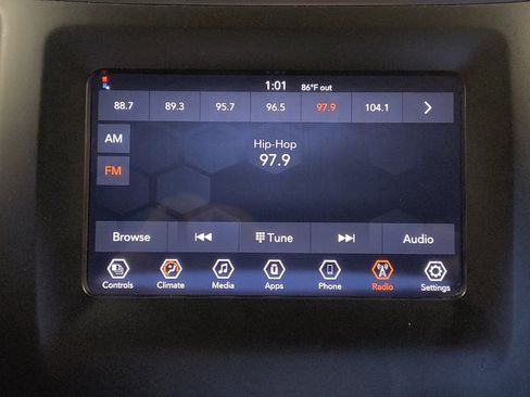 Used 2021 Jeep Cherokee Latitude FWD image 25