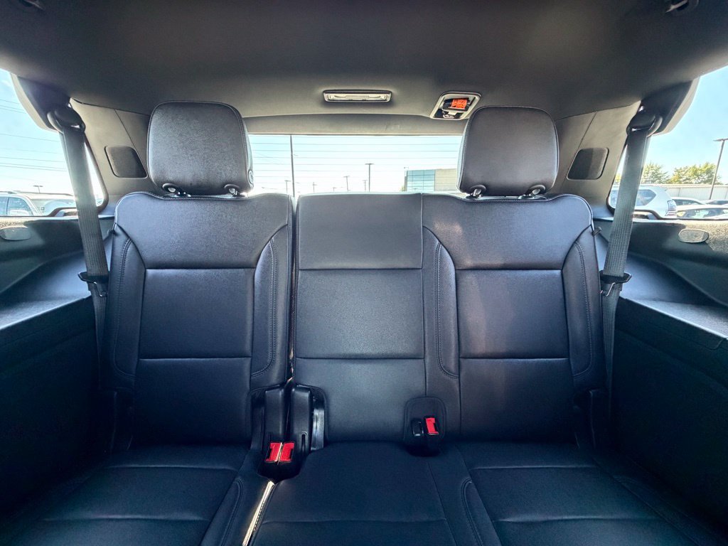 Used 2022 Chevrolet Tahoe Z71 w/ Luxury Package AWD/4WD image 29