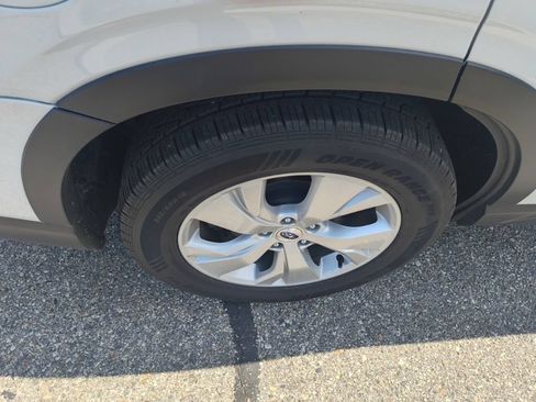 Used 2023 Subaru Ascent 8-Passenger AWD/4WD image 6