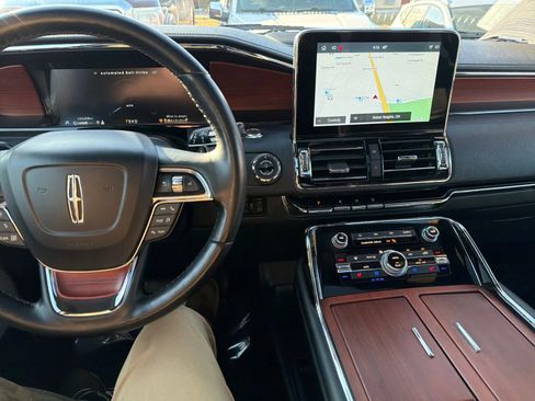 Used 2021 Lincoln Navigator Reserve image 21