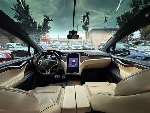 Used 2016 Tesla Model X Performance image 13