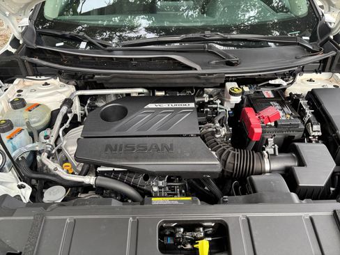 Used 2025 Nissan Rogue SV FWD image 34