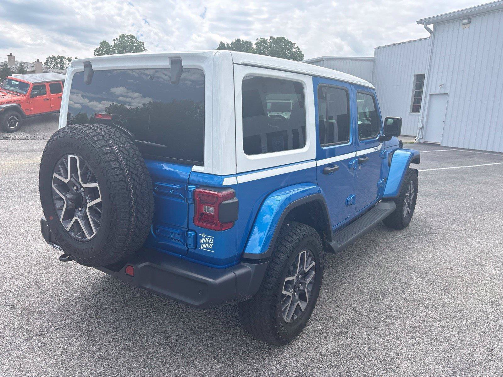 New 2026 Jeep Wrangler Unlimited Sahara w/ Whitecap Package AWD/4WD image 6
