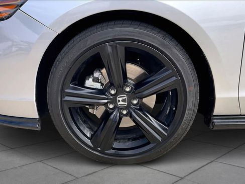 Used 2024 Honda Accord Sport image 11
