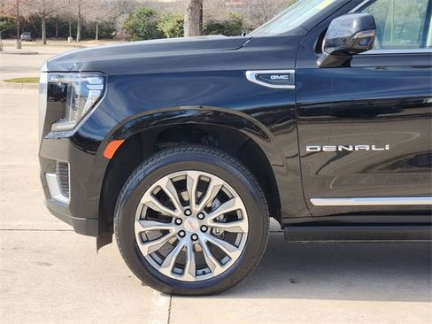 Used 2022 GMC Yukon XL Denali w/ Denali Ultimate Package image 9