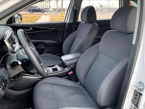 Used 2019 Kia Sorento LX image 15