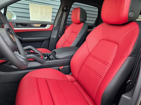 New 2026 Porsche Cayenne image 5
