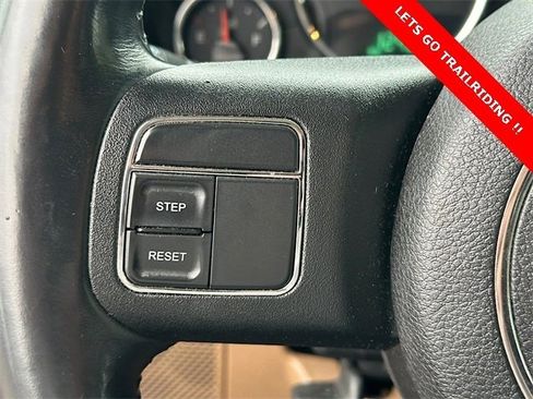 Used 2014 Jeep Wrangler Unlimited Sahara image 24