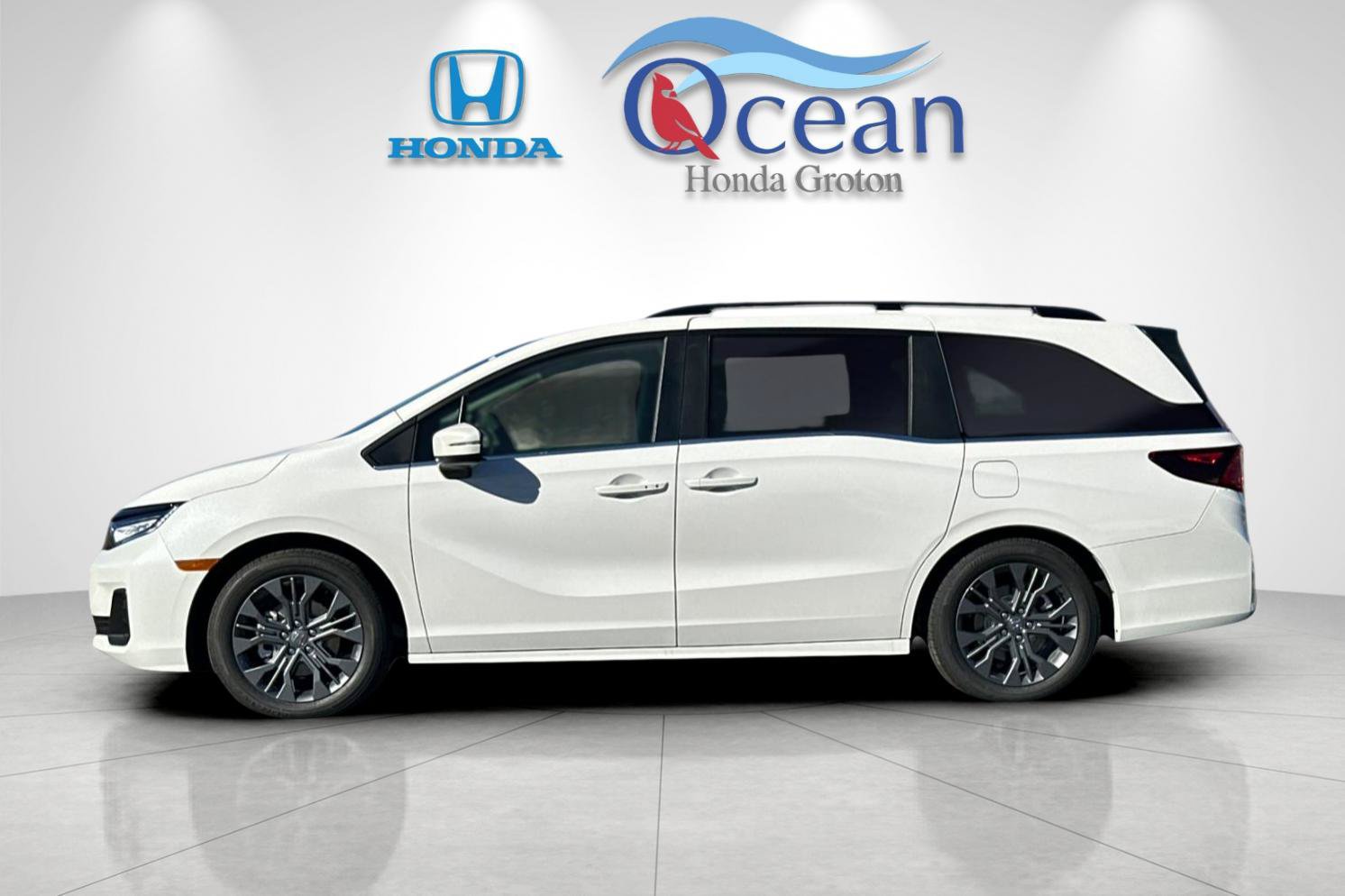 New 2027 Honda Odyssey Touring image 2