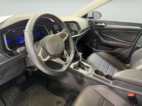 Used 2024 Volkswagen Jetta SE w/ Panoramic Sunroof Package FWD image 13