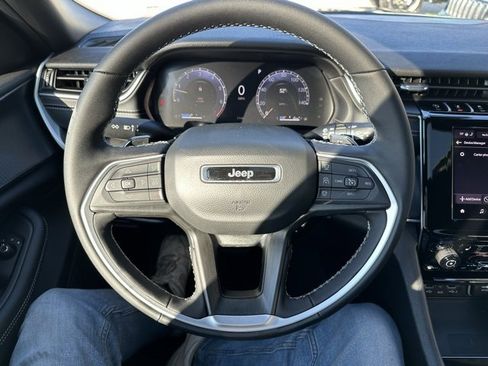 New 2025 Jeep Grand Cherokee L Altitude image 29