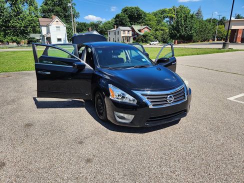 Used 2015 Nissan Altima 2.5 S w/ Power Driver Seat Package FWD image 2